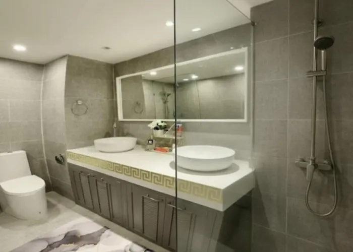 Omni Tower Sukhumvit Nana - Luxury *