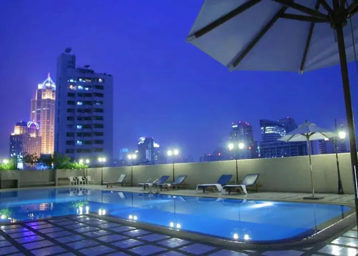 Omni Tower Sukhumvit Nana - Luxury Apartment *