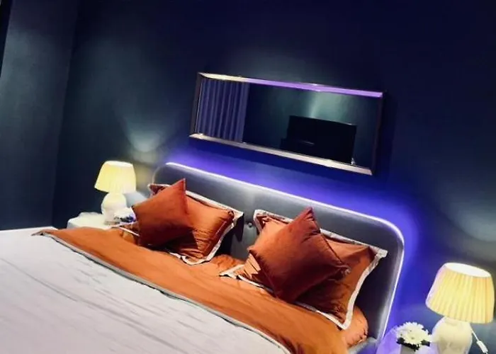 Omni Tower Sukhumvit Nana - Luxury Apartment *