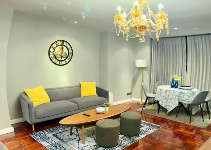 Omni Tower Sukhumvit Nana - Luxury Apartment *